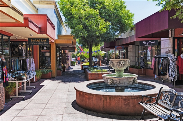 image of courtyard and store fronts